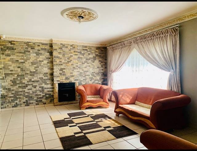 3 BEDROOM HOUSE FOR SALE IN VANDERBIJLPARK SE 6